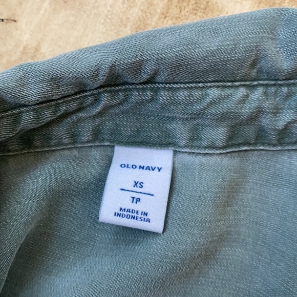 OLD Navy Long Sleeve Button Down Shirt - Picture 7 of 8